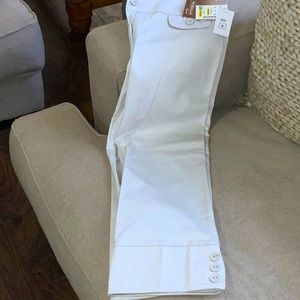 TRIBELLA SPORT CAPRIS NWT SIZE 6